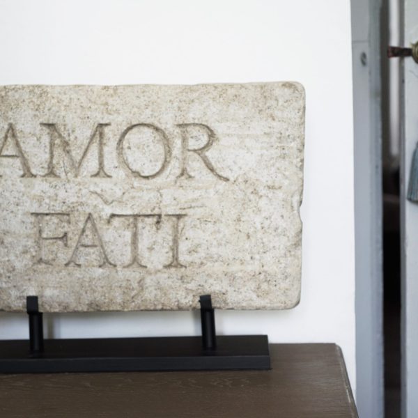 Stèle AMOR FATI
